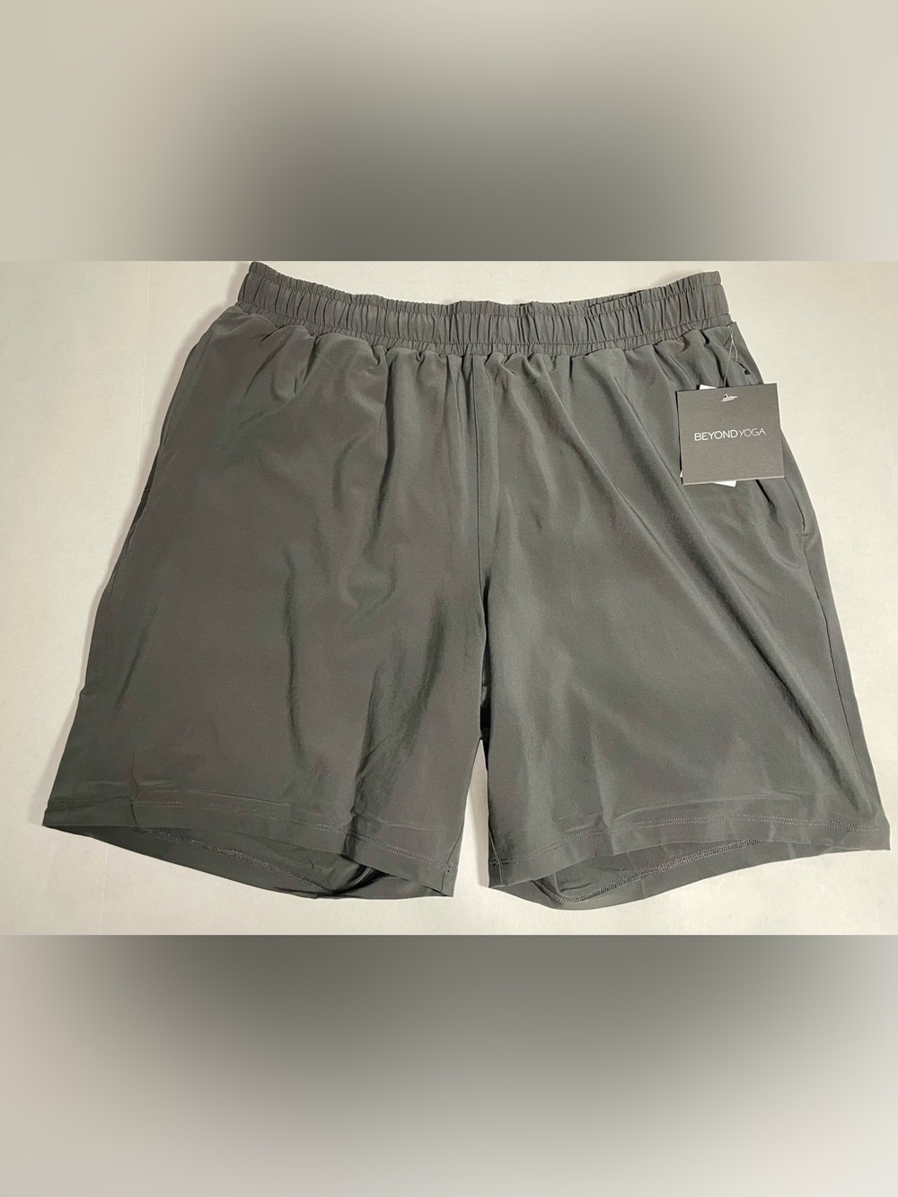 Beyond Yoga Men's Athletic Lined Shorts — Charcoal Gray Graphite NWT